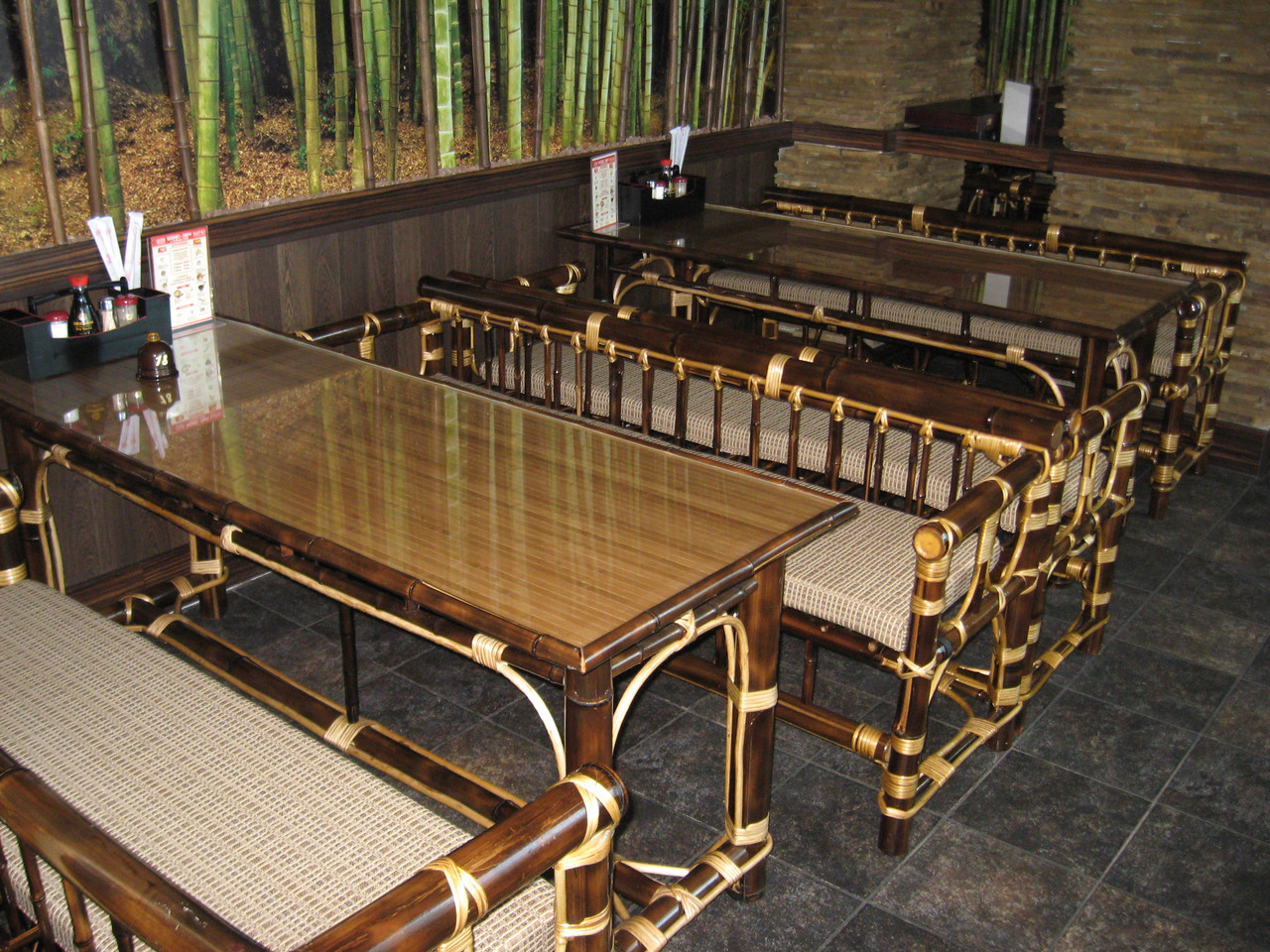 Обеденный стол и диванчики из бамбука - фото 2 - id-p6896476