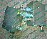 Підшипник 120-223D втулка тримач кронштейна 120-223d запчастини Great Plains шкворінь, фото 3