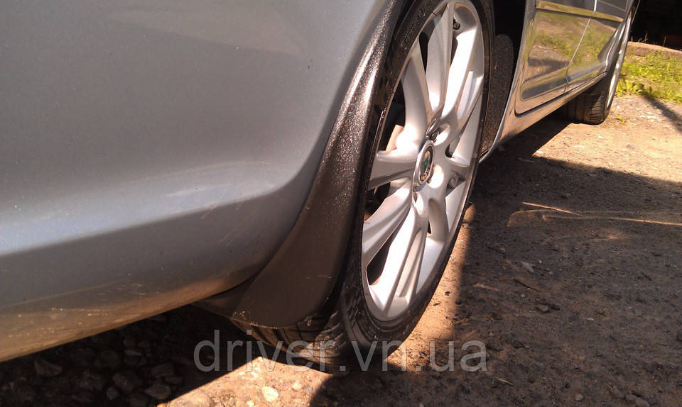 Бризковики Skoda Octavia A5 2005-2013, оригінальні задні заукруглені ( 2 шт )