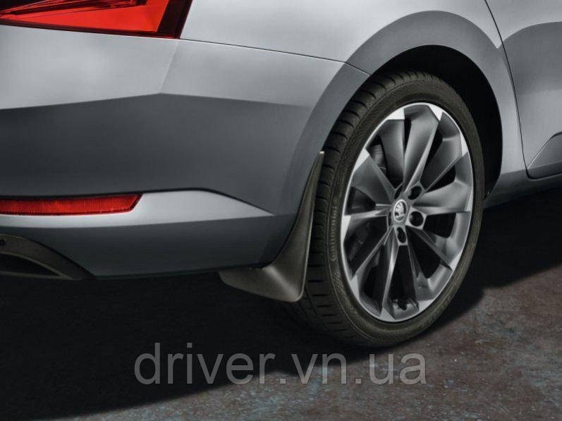 Бризковики Volkswagen Passat B8 (14-) оригінальні задні \ 2 шт