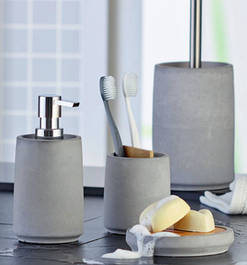 Приладдя для ванної та туалету