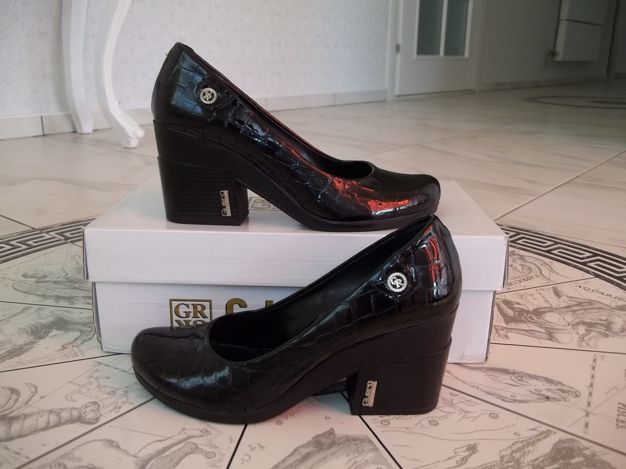 Турецькі туфлі відомої фірми GUERO Shoes (лакова шкіра) 36р-23см