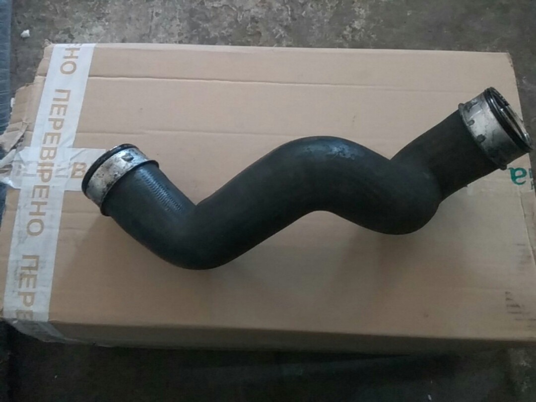 Купить Патрубок интеркуллера Шкода Суперб/пассат б5, цена 731 ₴ — Prom ...