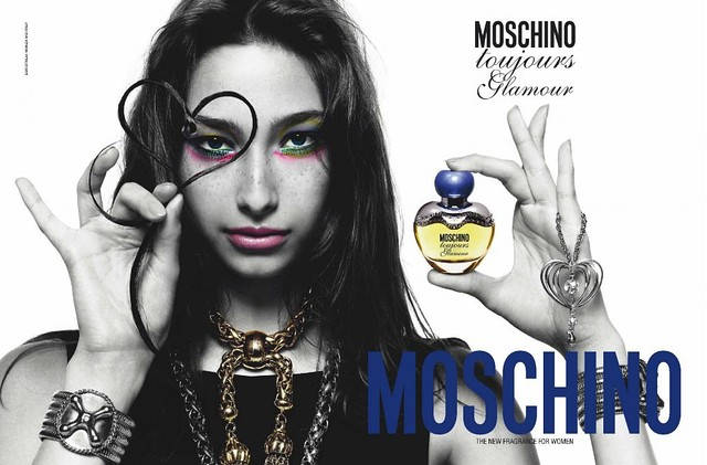 Яркая новинка от Moschino - Toujours Glamour.