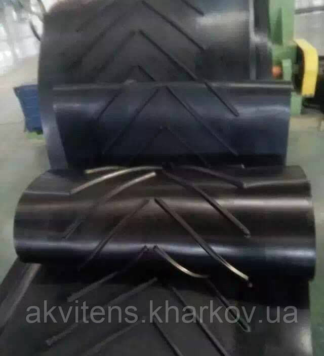 Шевронна конвеєрна стрічка з V-образним профілем від Заводу