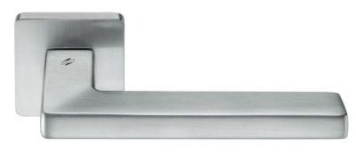 Дверна ручка на розетці Colombo Esprit BT 11 CM Хром матовий