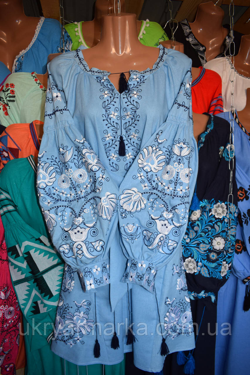 Блакитне вишите плаття на льоні, багато вишивки "Грація"