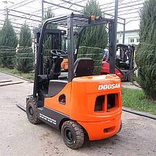 Дизельний Корейська вилочний навантажувач 1,8 тонни Doosan D18S5 б/у, фото 3