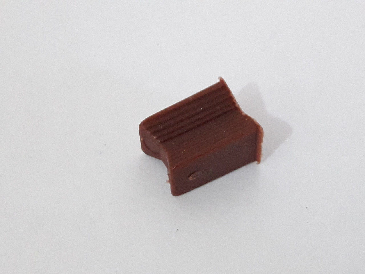 Шкант метелик кріплення до МДФ коричневий