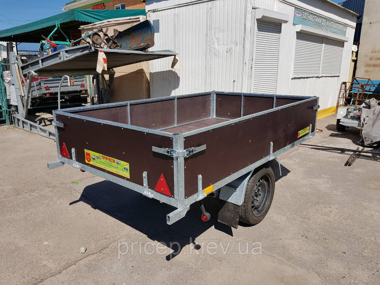 Легкий причіп платформа з бортами
