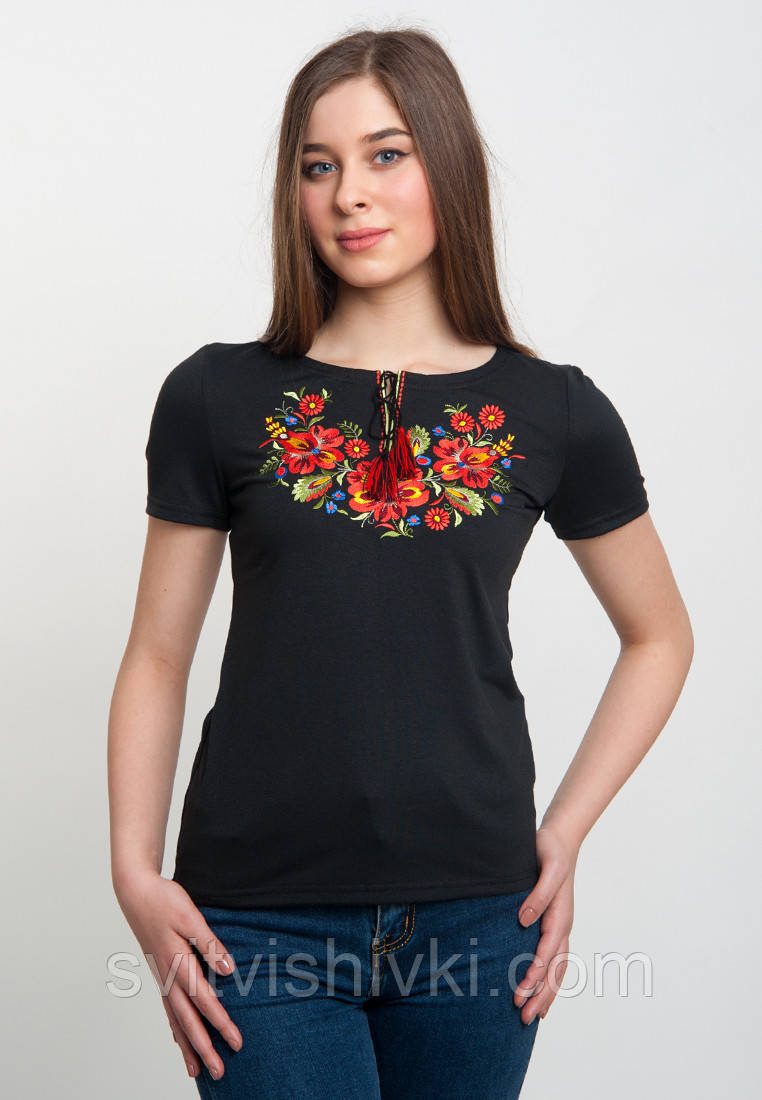 Жіноча футболка з оригінальною вишивкою