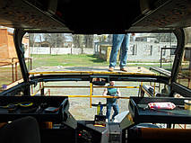 Изготовление и замена верхнего лобового стекла на Neoplan 116 в Никополе (Украина). 5