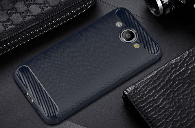 Чехол на huawei Y3  2017 CARBON
