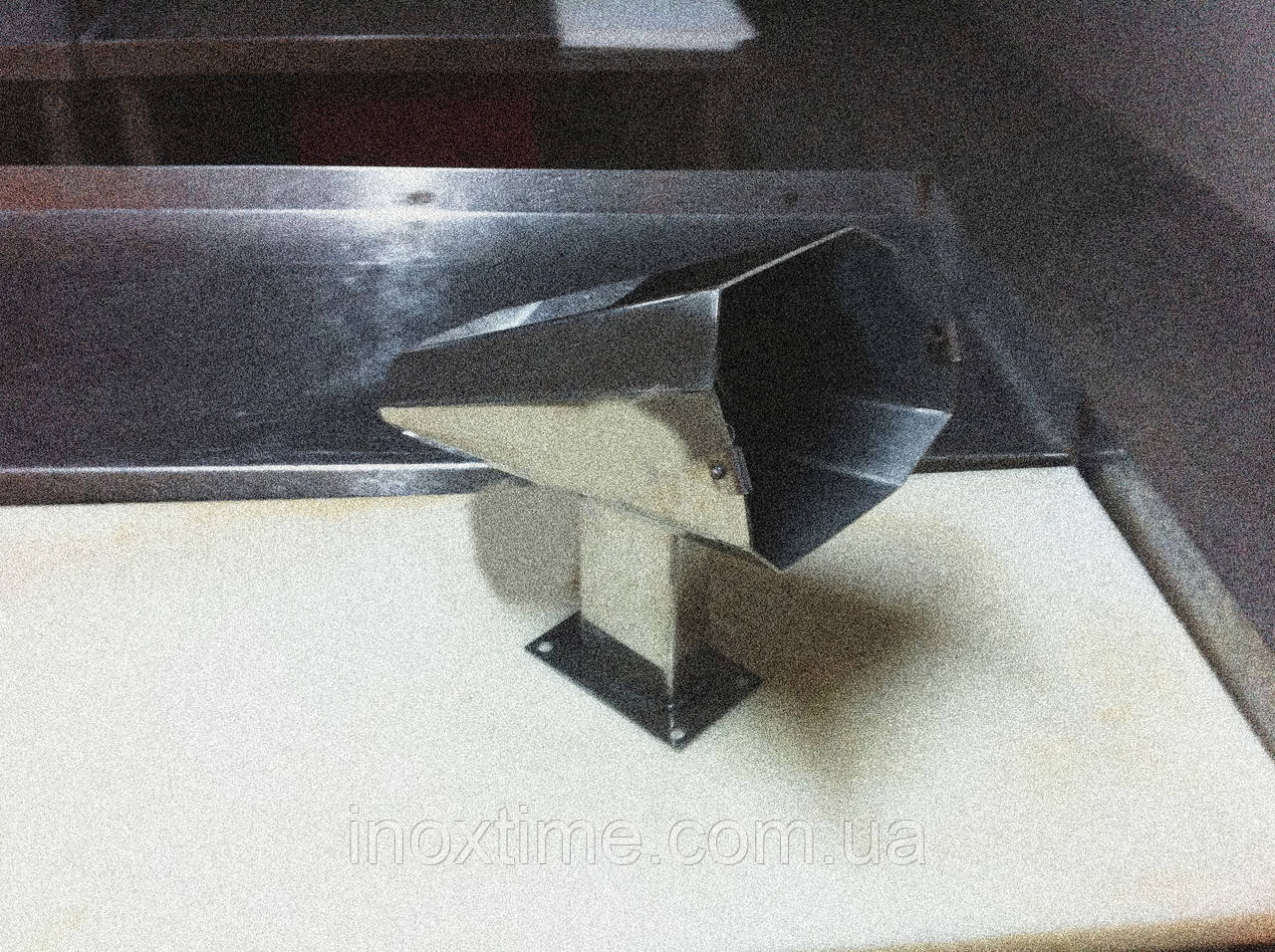 Лійка (конус) для пакування птиці в пакети