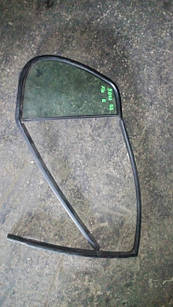 Б/у скло двері праві для Volkswagen Polo