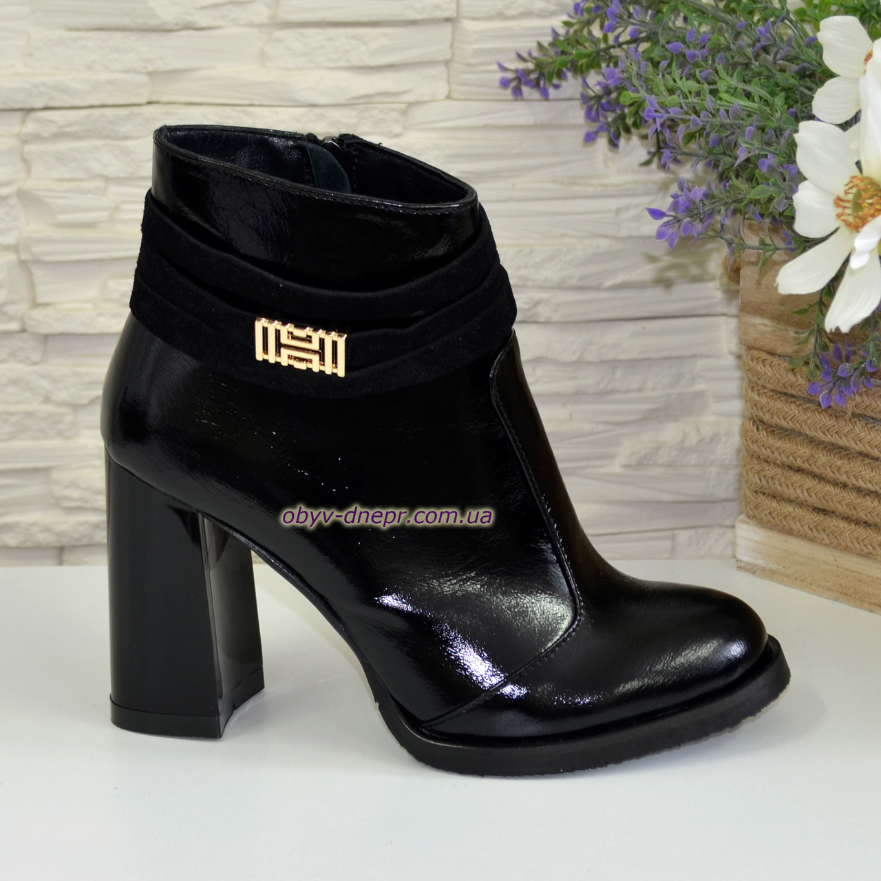 Черевики жіночі лакові на стійкому каблуці, чорний колір, фото 1