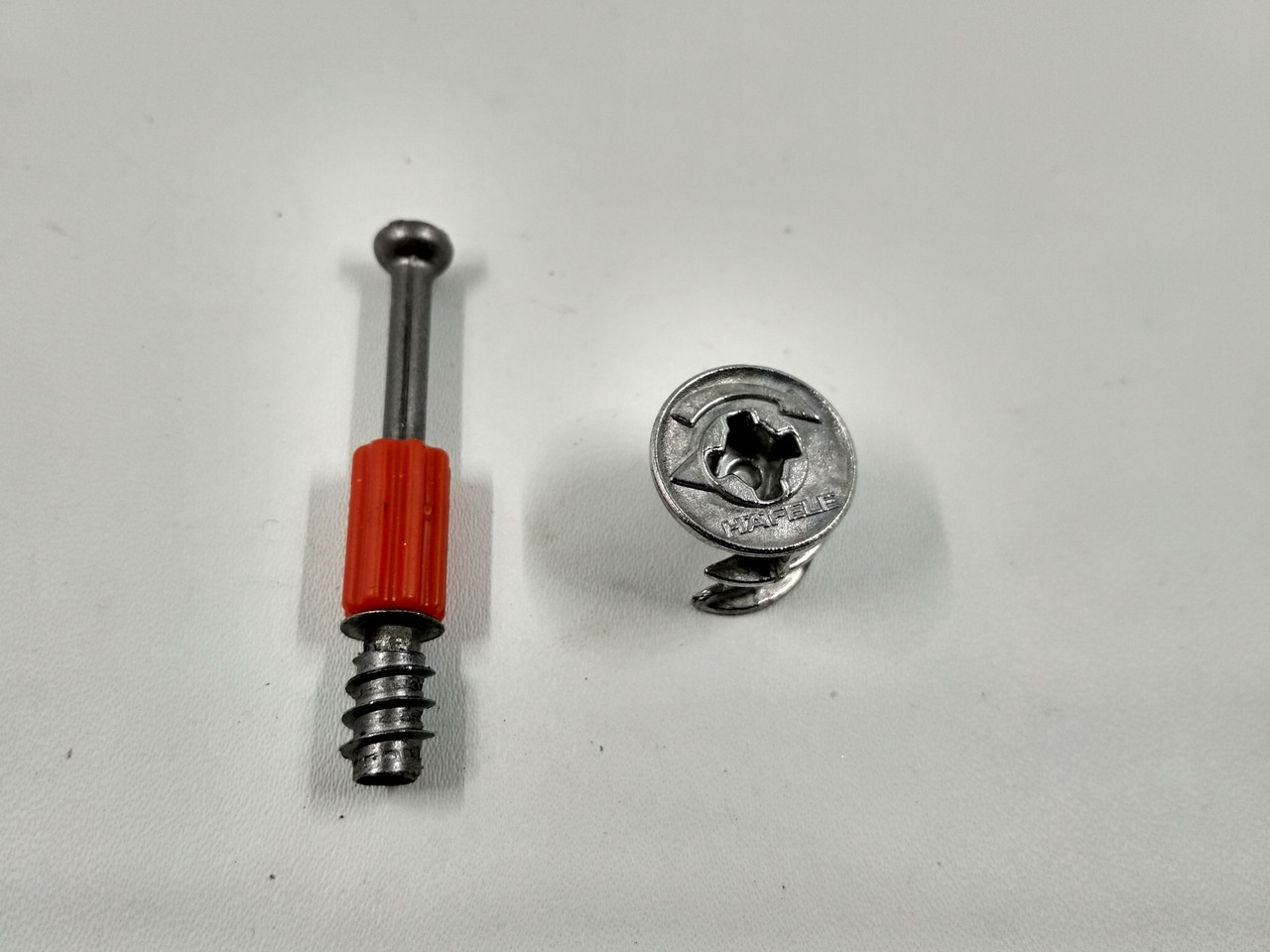 Стяжка ексцентрик HAFELE мініфікс Артикул 262.26.033+262.28.670