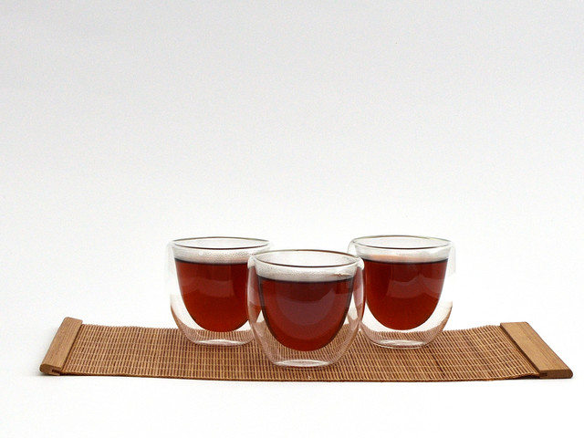 Склянку з подвійними стінками