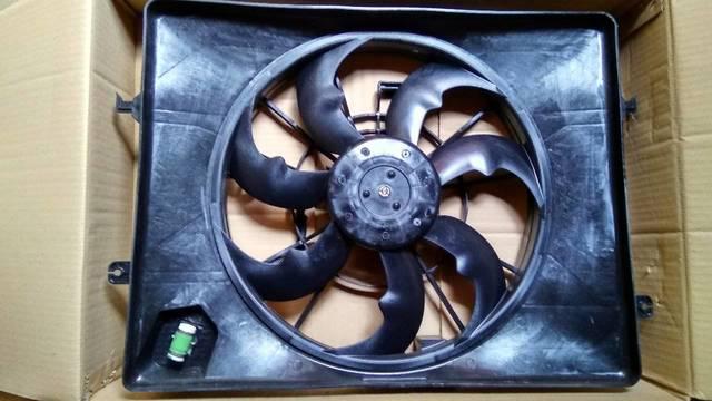 Дифузор радіатора охолодження двигуна Hyundai Sonata YF HCC/HANON 25380-3R170