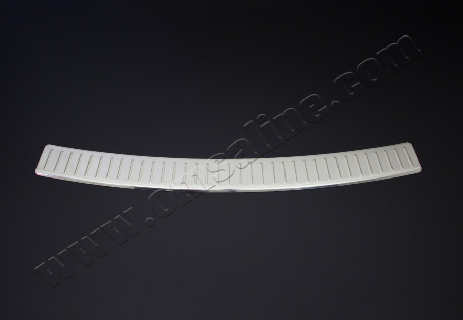 Volkswagen Touran (2010-) Накладка на задній бампер