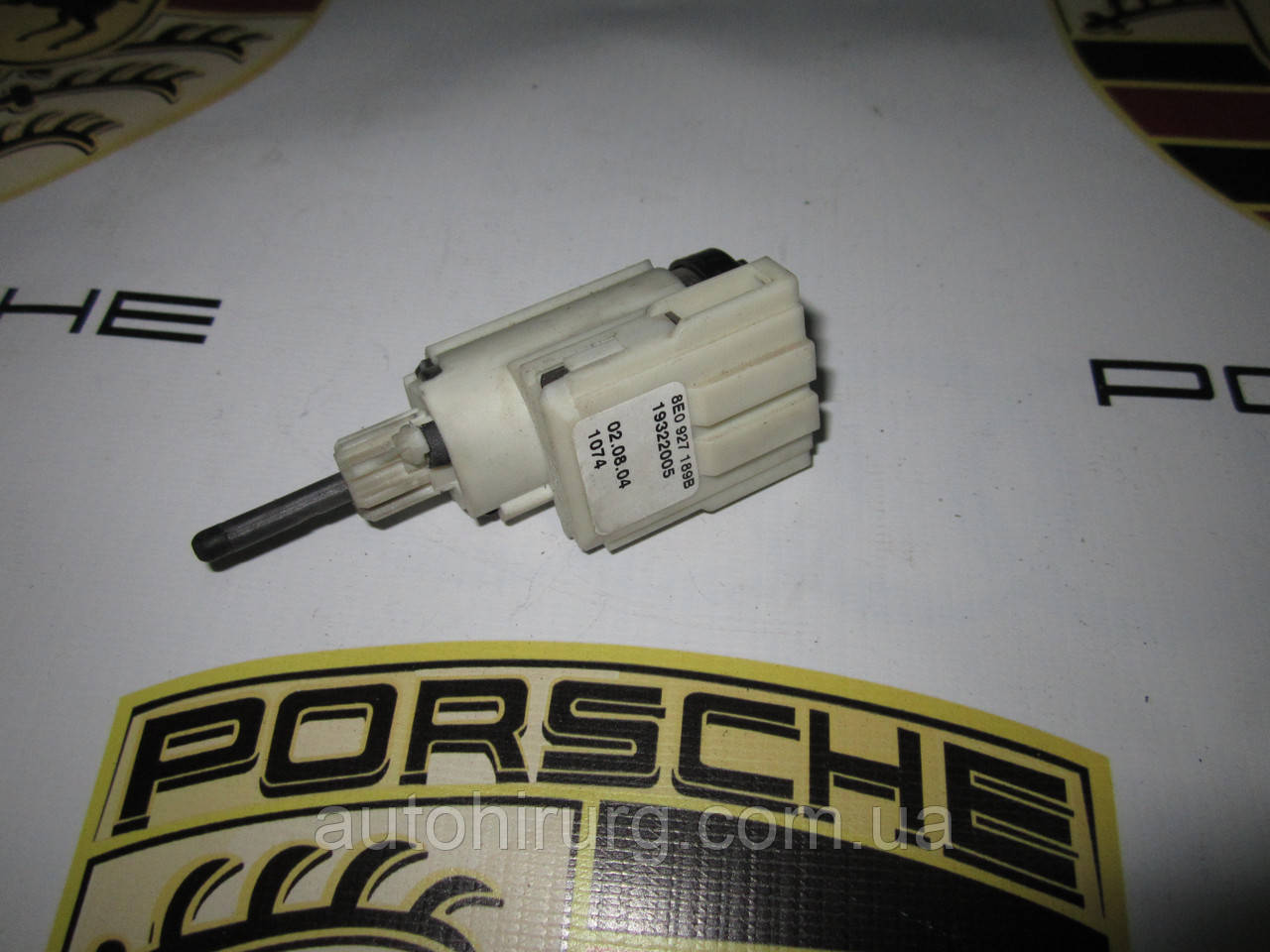 Датчик увімкнення зчеплення Porsche Cayenne 955 (8E0927189B / 19322005)