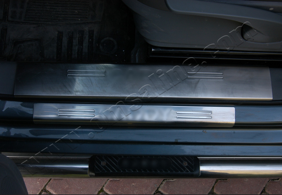 Volkswagen Caddy (2003-) Накладки на внутрішні пороги 4шт