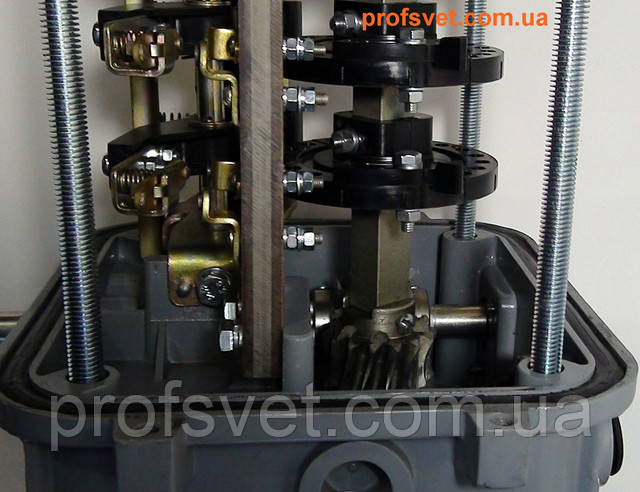 фотография командоаппарат КА-4658  вид механизма внутри