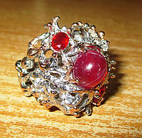 СеШикарный перстень "Рубин с сапфирами " со звездчатым рубином и сапфиром, размер 17,2
