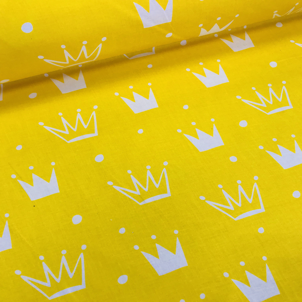 Бавовняна тканина бязь польська білі та жовті корони різного розміру на жовтому, фото 1
