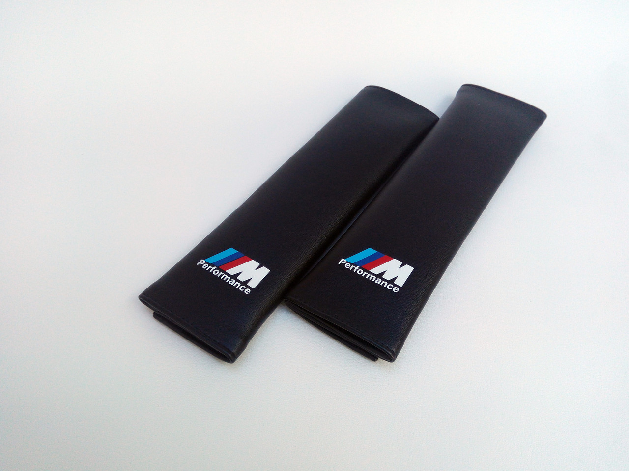 Подушки накладки на ремінь безпеки BMW M Performance в авто чорні