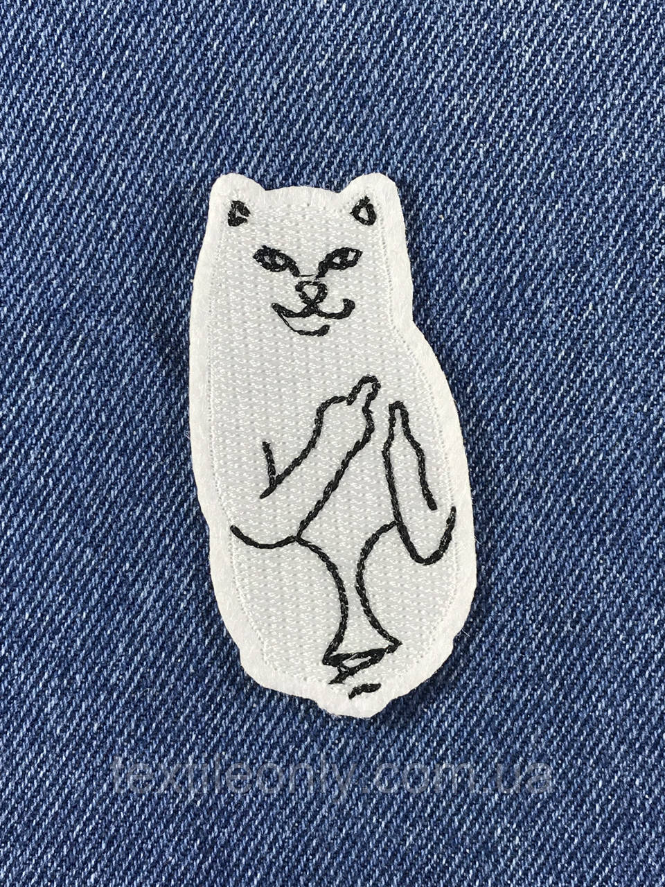 Нашивка Котик fack/RipnDip білий 35x70 мм