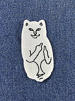 Нашивка Котик fack / RipnDip белый 35x70 мм