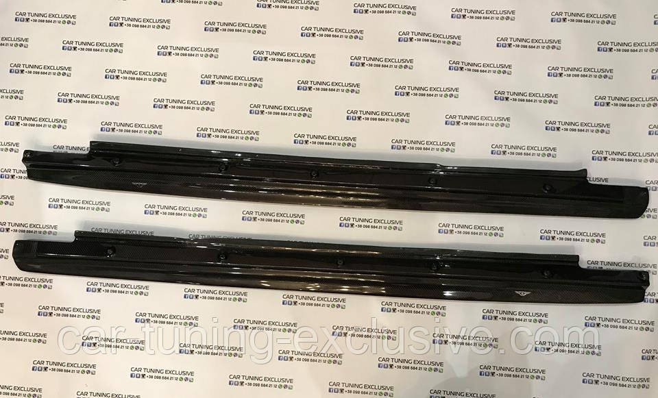 Carbon side skirts for Bentley Bentayga