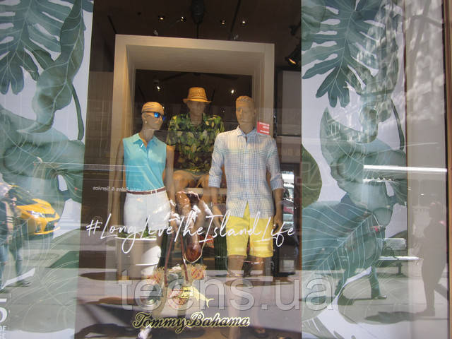 Нью-Йорк,магазин Tommy Bahama Розділ Капрі на резинці - фото teens.ua - Нью-Йорк,магазин Tommy Bahama
