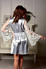 Жіночий атласний халат із гарним мереживним рукавом Срібло (Світло сірий), фото 2