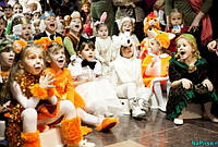 Карнавальні костюми для дітей і дорослих