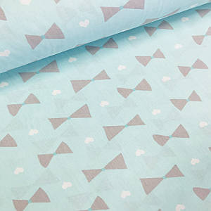 Бавовняна тканина (ТУРЦІЯ шир. 2,4 м) бантики сірі та серця білі на м'ятному (R-S-0519)