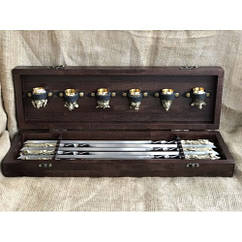 Комплект шампурів "Мисливський трофей" з чарками в кейсі з натурального дерева