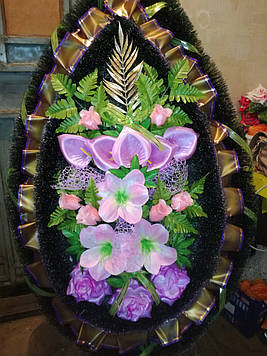 Вінок ритуальний з штучних квітів (Подвійний йорш  №1), розміри 165*80 см, доставка по Україні.