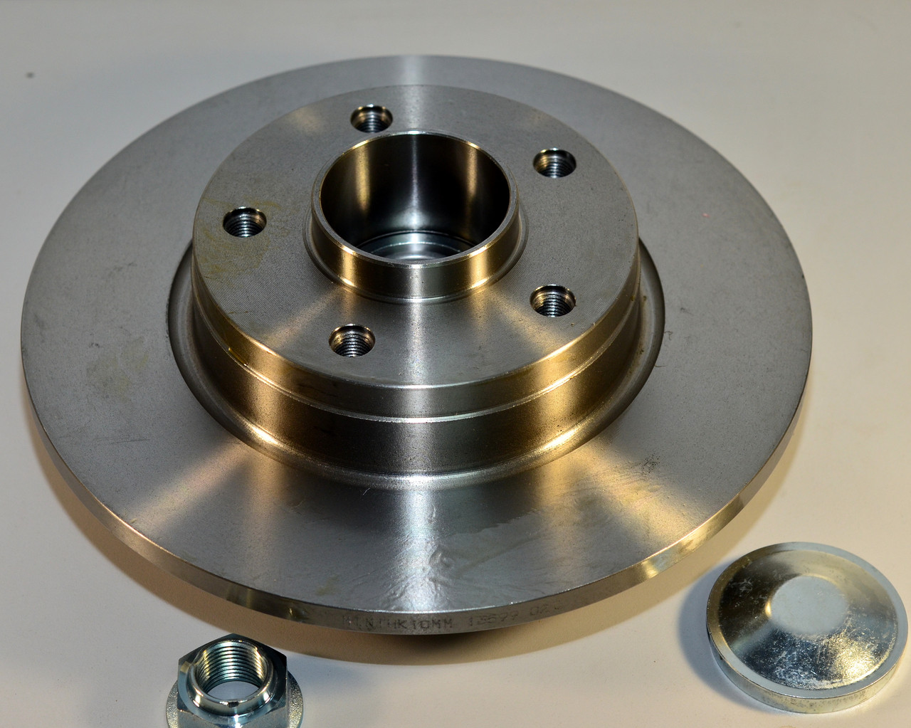 Тормозной диск задний с подшипником на Renault Trafic 2001-> — RENAULT ...