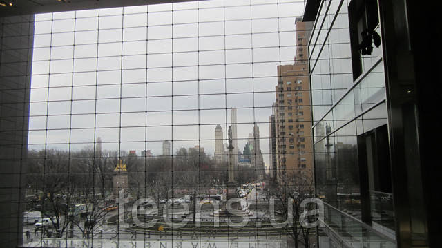 Нью-Йорк,Columbus Circle,зима Раздел Трикотажные брюки - фото teens.ua - Нью-Йорк,Columbus Circle,зима