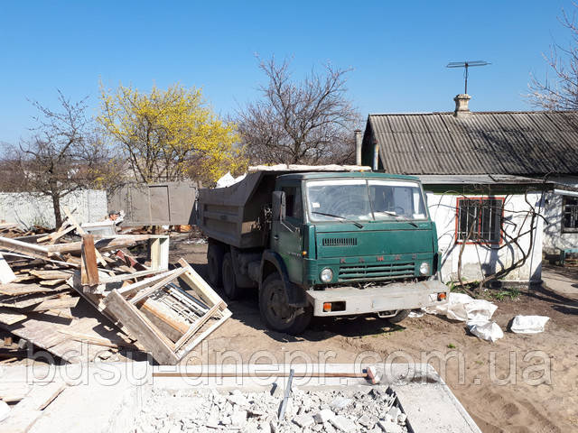 Демонтаж будинків недорого у Дніпрі