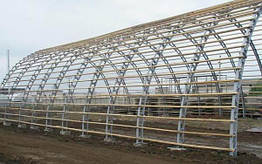 Ангар аркового типу на колонах або стійках