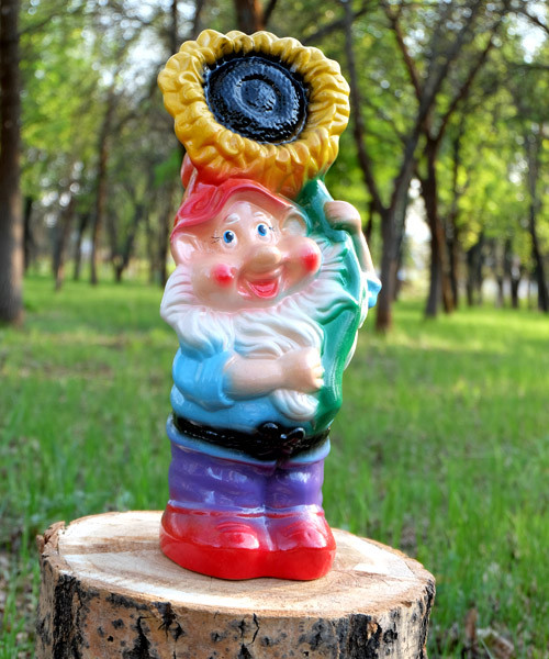 Садовий гном з соняшником 41 см - керамічний гном для саду, фото 1