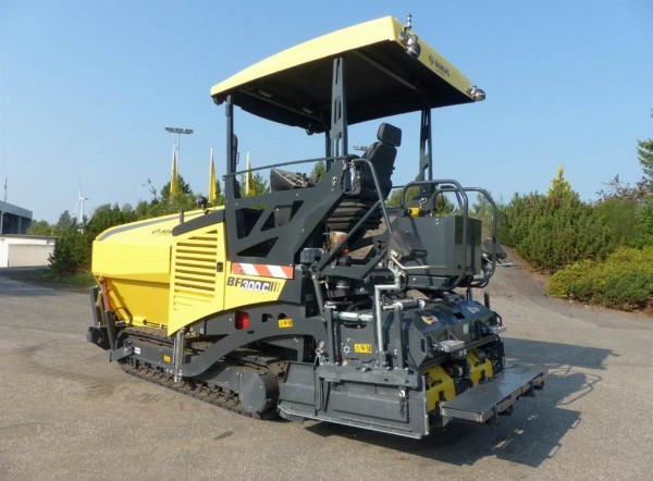 Гусеничний асфальтоукладальник Bomag BF 300 C 2013 року