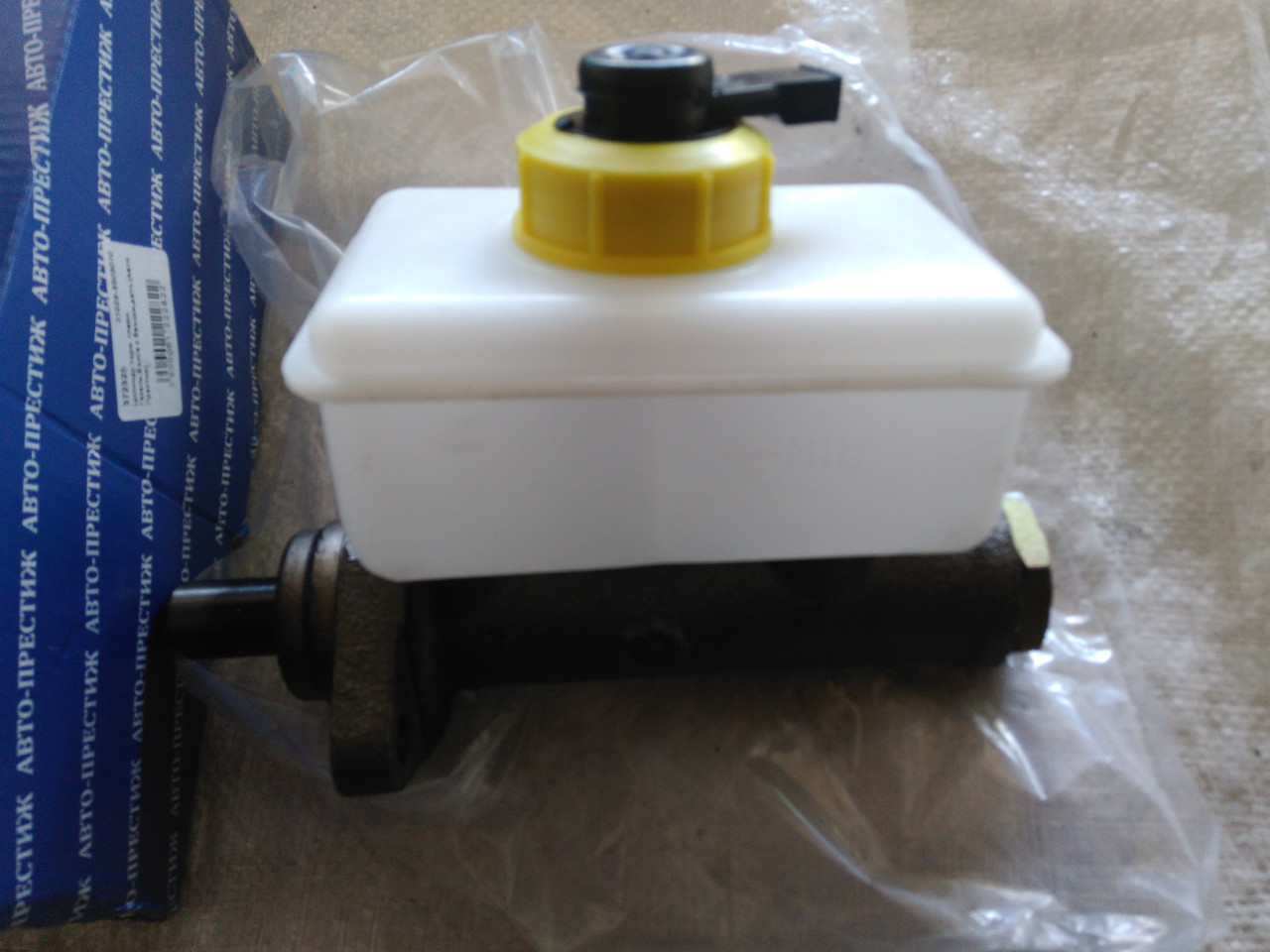 Циліндр гальмівний головний Газель (ГАЗ-3302) ,Волга (ГАЗ) з бачком, фото 1