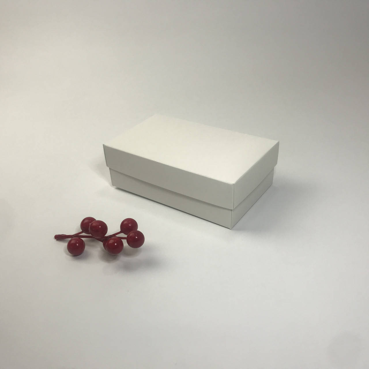 

Коробка для подарка, 140*85*45 мм, без окна, белая, Белый