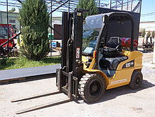 Газовий японський навантажувач 3 тонни Caterpillar GP30N б/у, фото 4