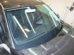 Замена лобового стекла  MERCEDES W203