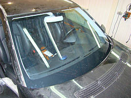 Замена лобового стекла  MERCEDES W203